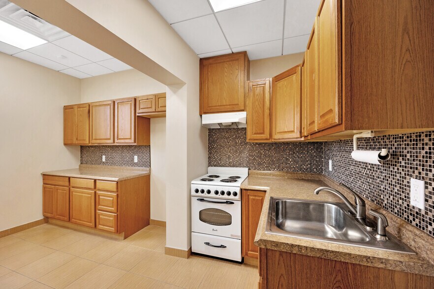 More Photos Of 169 Liberty Ave, Mineola Office For Sale