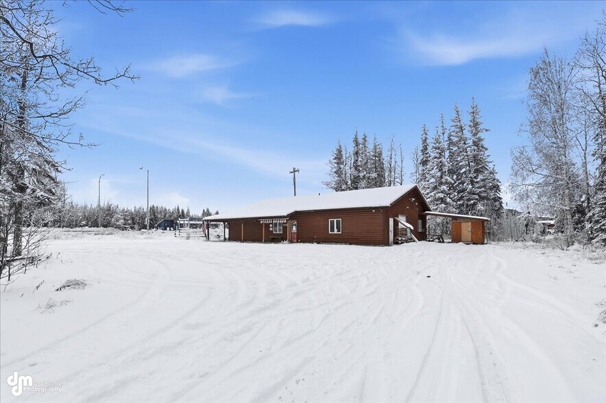 More Photos Of 32630 June Dr, Sterling Storefront For Sale