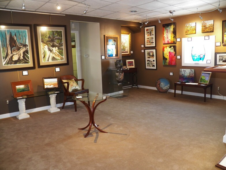 More Photos Of 404 E Lincolnway, Valparaiso Office For Sale