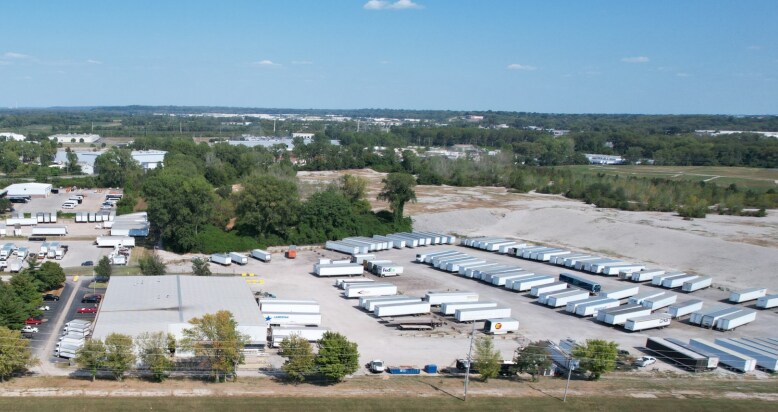 More Photos Of 4601-4608 Crossroads Industrial Dr, Bridgeton Warehouse For Lease