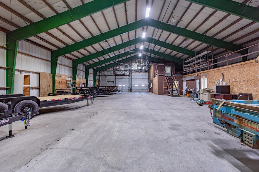 More Photos Of 891 Saratoga Rd, Gansevoort Warehouse For Lease