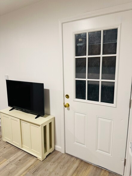 More Photos Of 602 W Madison St, Broken Arrow Self Storage For Lease
