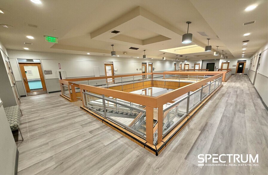 More Photos Of 18433 Roscoe Blvd, Northridge Medical For Lease