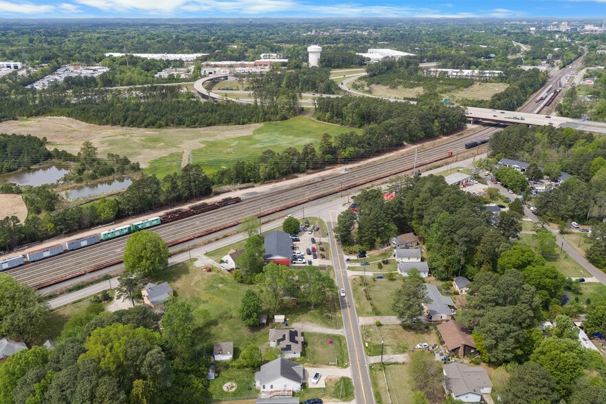 More Photos Of 921 Midway Ave, Durham Auto Repair For Sale