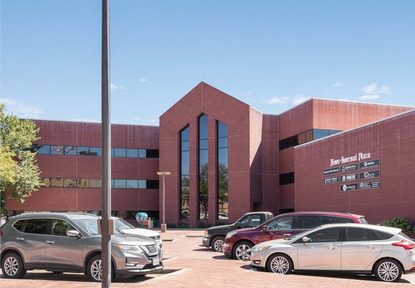 More Photos Of 323 E Tyler St, Longview Unknown For Lease