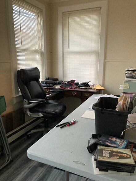 More Photos Of 233 Poquonnock Rd, Groton Restaurant For Sale