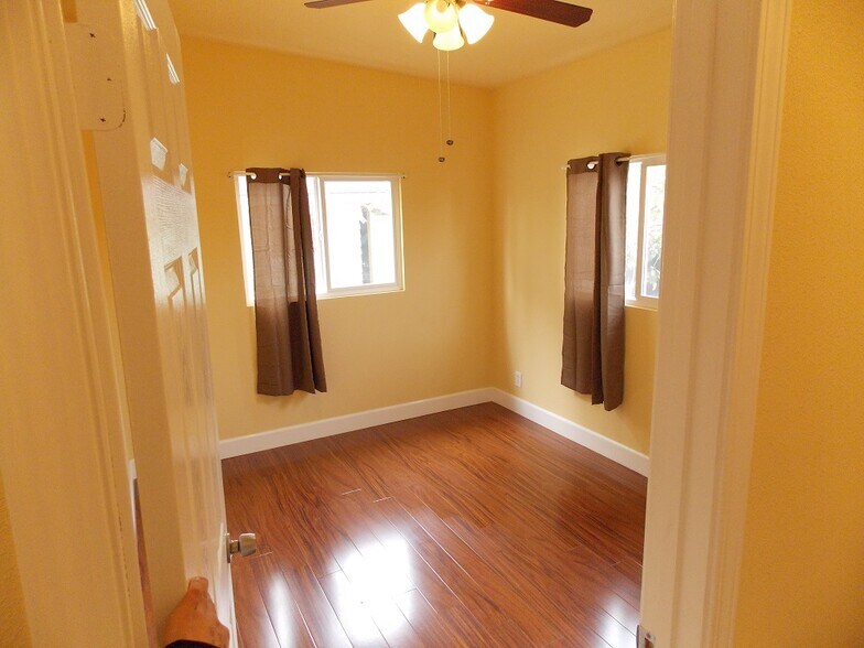 More Photos Of 1449 W 28th St, Los Angeles Apartments For Sale