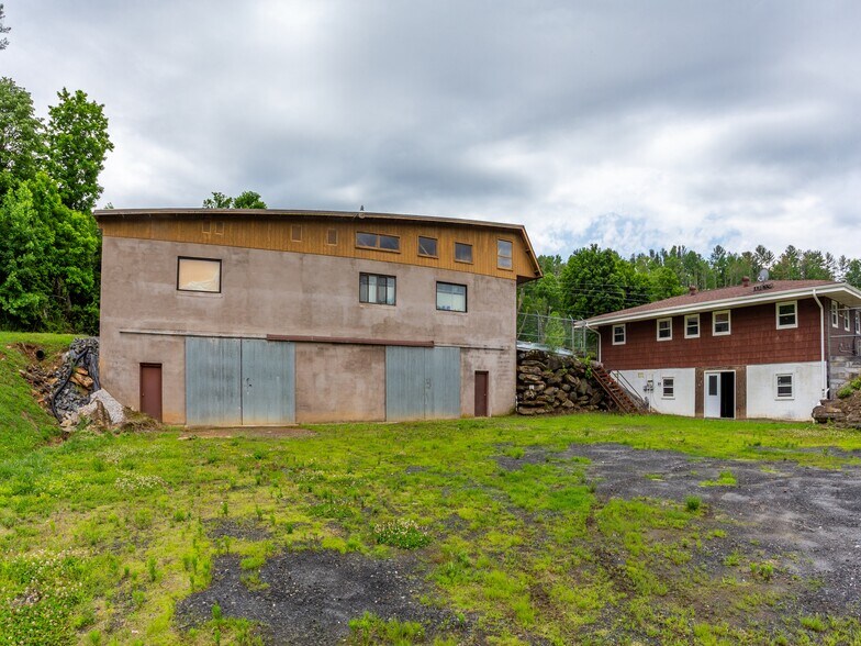More Photos Of , Bakersville Unknown For Sale