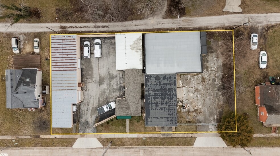 More Photos Of 219 & 303 W Chase st, Springfield Light Distribution For Lease