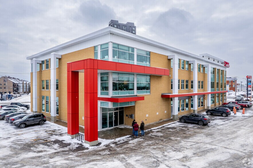 More Photos Of 1545 Boul De L'avenir, Laval Medical For Sale