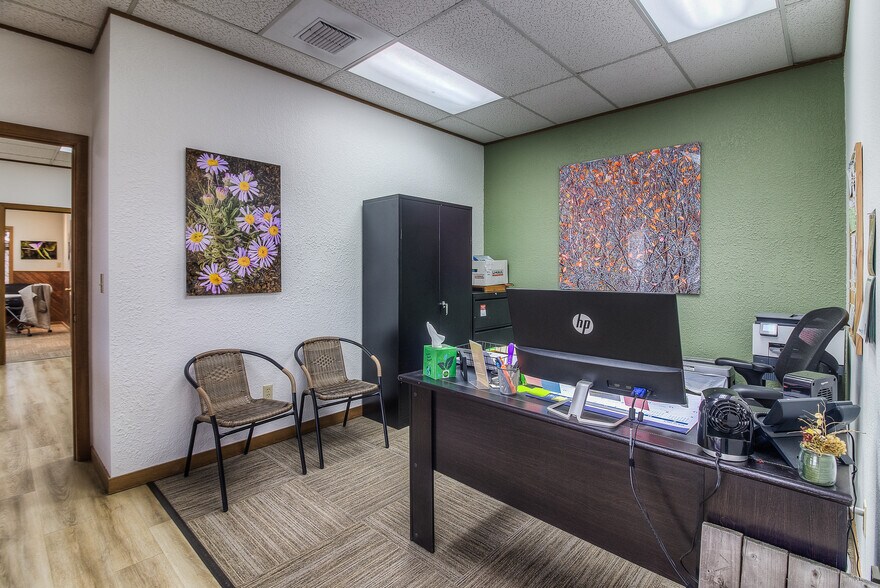 More Photos Of 304-308 N 3rd St, Yakima Office For Sale