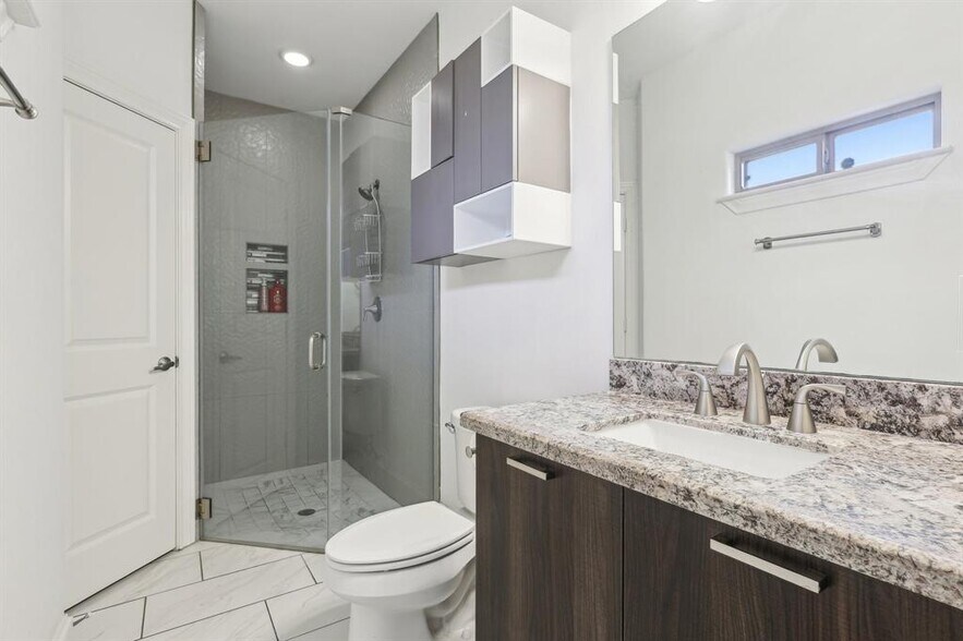 More Photos Of 3912 Ennis St, Houston Specialty For Sale