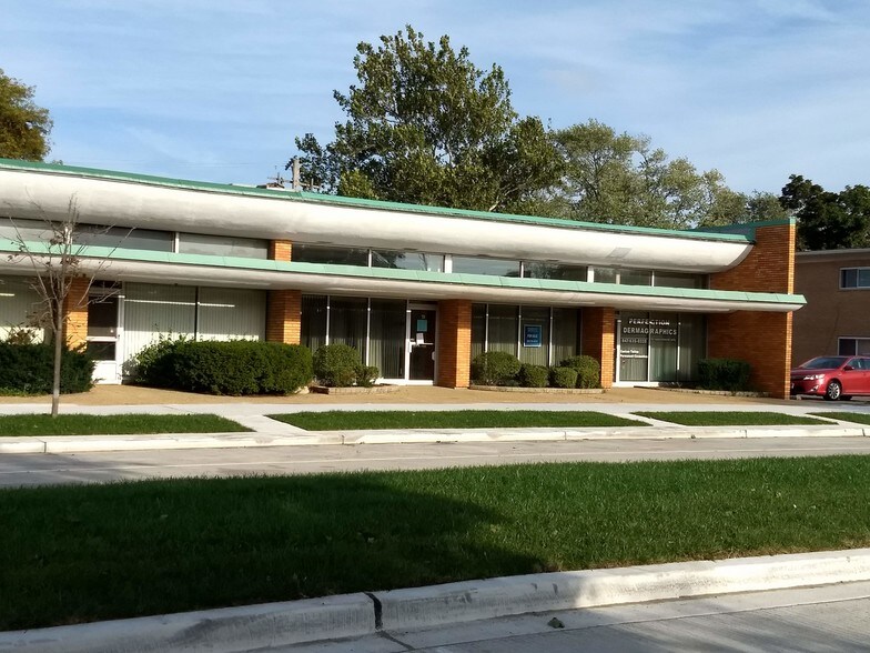 More Photos Of 69-73 N Broadway St, Des Plaines Medical For Lease