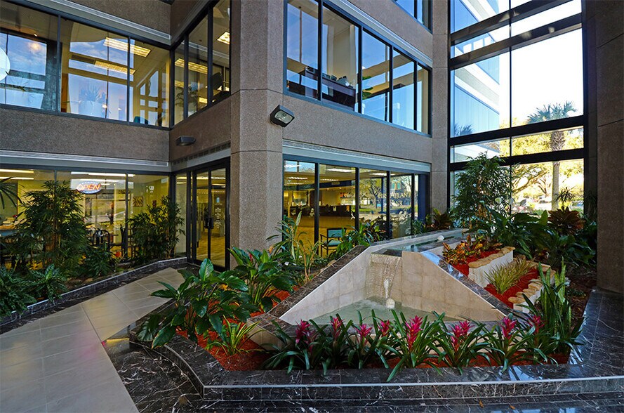 More Photos Of 6622 S Southpoint Dr, Jacksonville Office For Lease