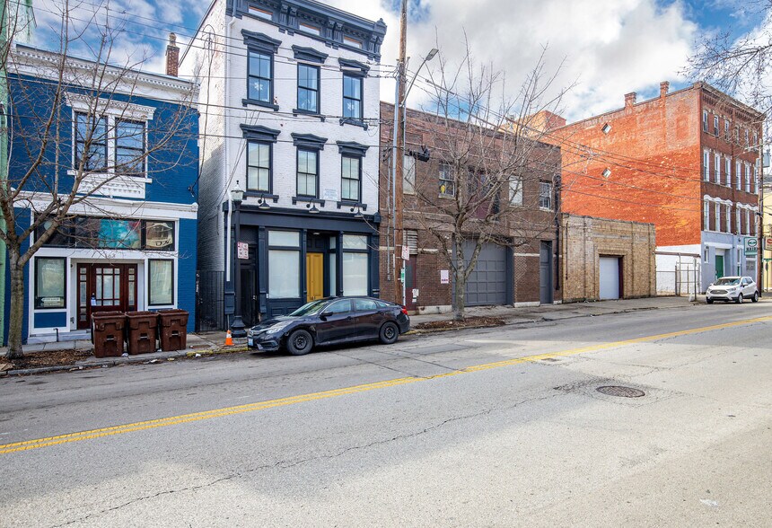 More Photos Of 122 E Liberty St, Cincinnati Warehouse For Lease