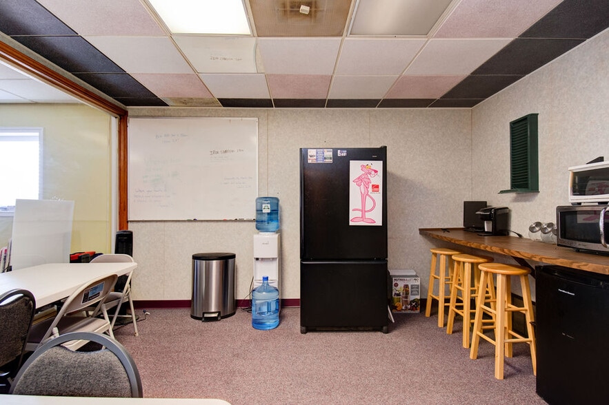 More Photos Of 4414 Avenue A, Lubbock Warehouse For Lease