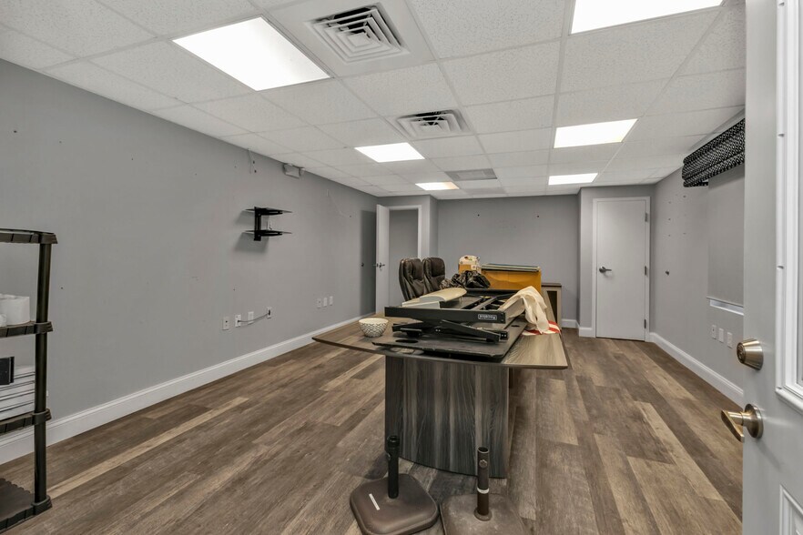 More Photos Of 128 W Charlotte Ave, Punta Gorda Office Residential For Sale