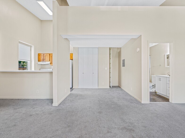 More Photos Of 58 Broadway St, Asheville Storefront Retail Residential For Sale