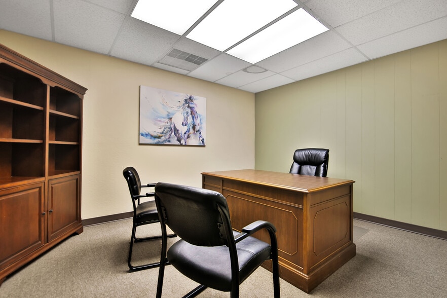 More Photos Of 1014 Broadway St, Lubbock Office For Sale