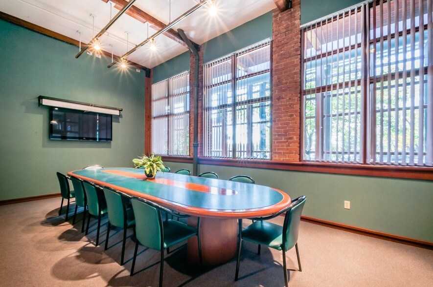 More Photos Of 151 New Park Ave, Hartford Office For Lease