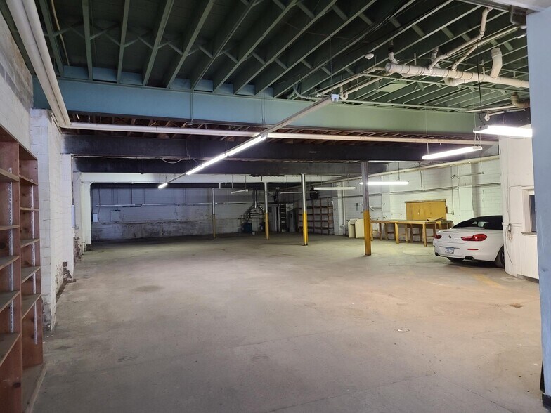 More Photos Of 42 Downtown Plz, Fairmont Apartments For Sale