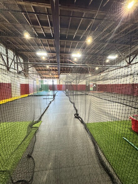 More Photos Of 250 Commonwealth Ave, Bristol Health Club For Lease