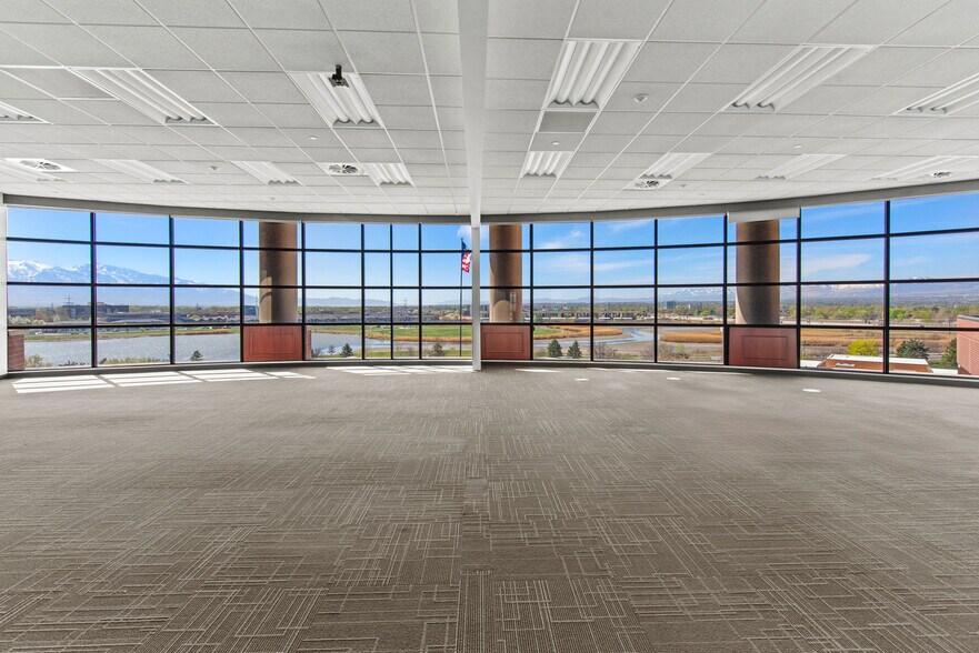 More Photos Of 2650 S Decker Lake Blvd, Salt Lake City Unknown For Lease