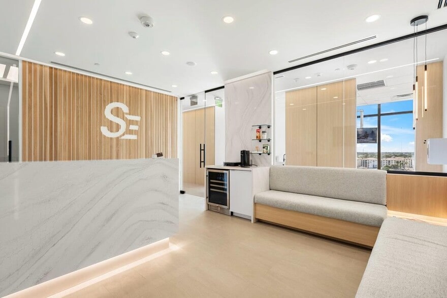 More Photos Of 800 N Federal Hwy, Hallandale Beach Office For Sale