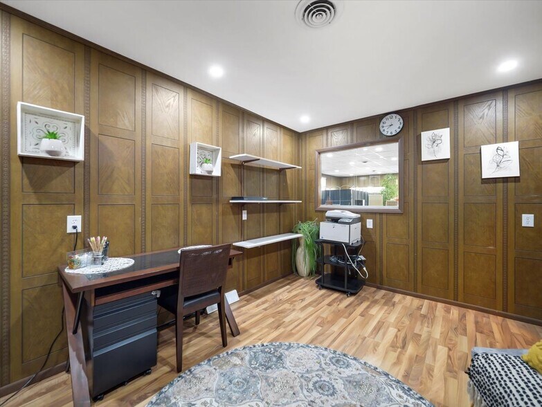 More Photos Of 128 W 3rd St, Waynesboro Freestanding For Sale