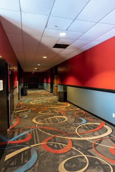 More Photos Of 1085 SE Bishop Blvd, Pullman Specialty For Sale