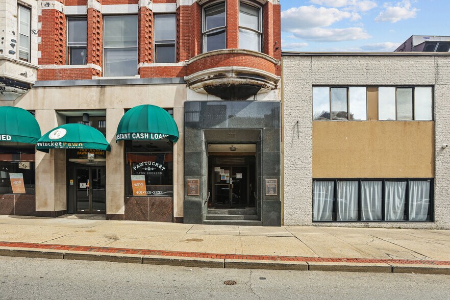 More Photos Of 255 Main St, Pawtucket Office For Sale