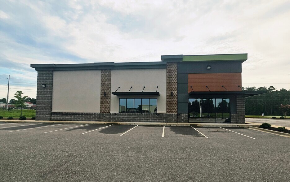 More Photos Of 220 Gridley Ln, Raeford Storefront Retail Office For Lease