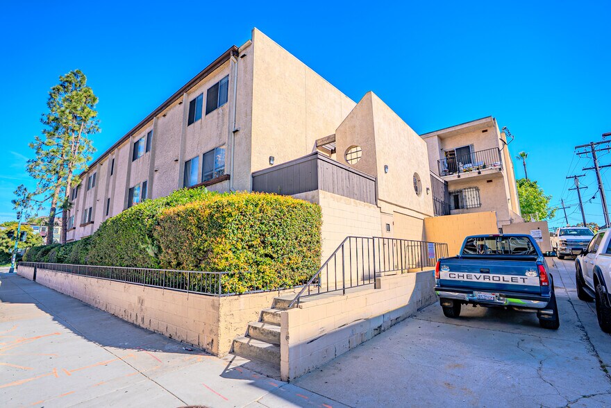 More Photos Of 3013 C St, San Diego Apartments For Sale