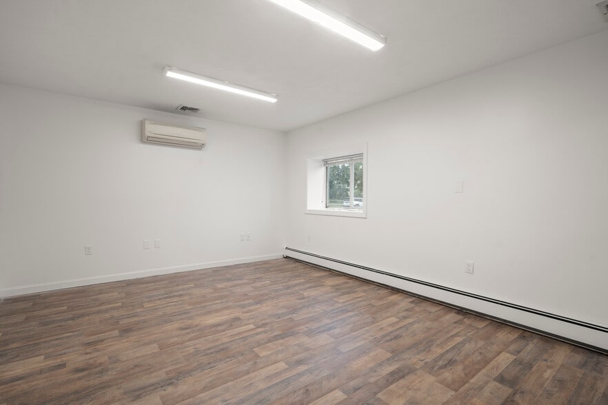 More Photos Of 597 Winthrop St, Taunton Manufacturing For Sale