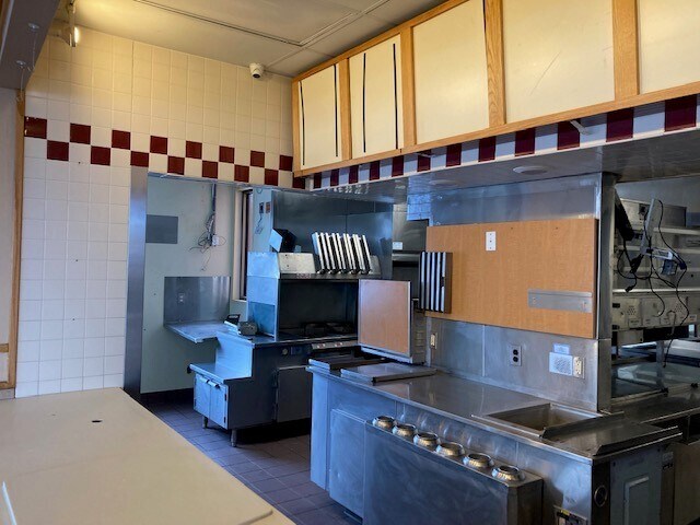 More Photos Of 1320 1st St, Kennett Fast Food For Lease