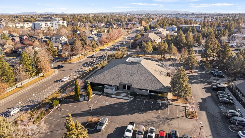 More Photos Of 2698 NE Courtney Dr, Bend Medical For Lease