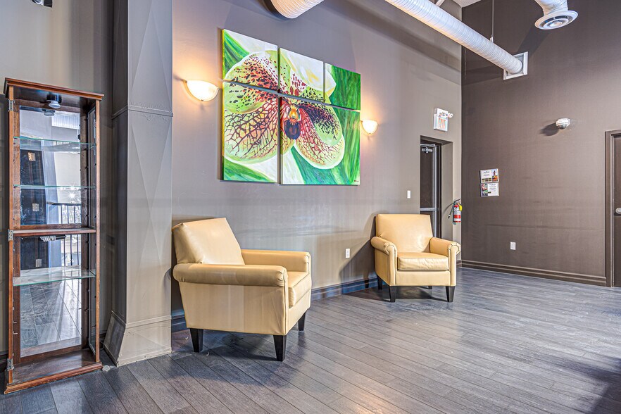 More Photos Of 2602 50 Av, Lloydminster Showroom For Sale