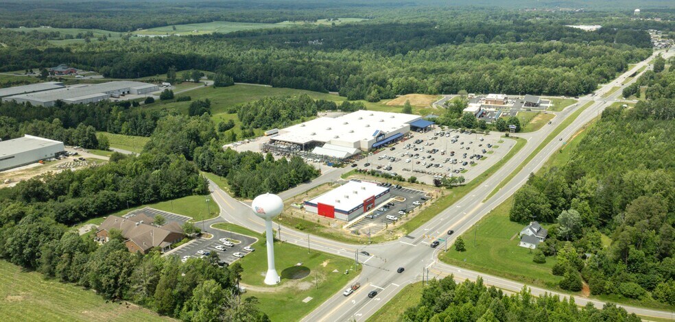 More Photos Of 95 Dominion Dr, Farmville Department Store For Sale