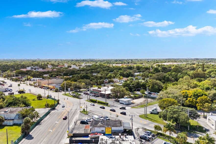 More Photos Of 11815 NE 2nd Ave, Miami Auto Repair For Sale