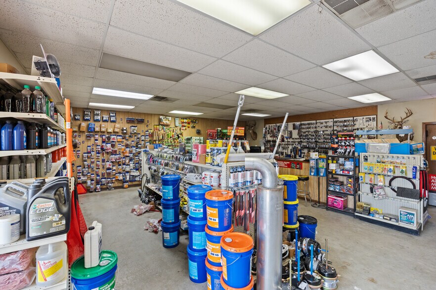 More Photos Of 1413 W San Antonio St, New Braunfels Freestanding For Sale
