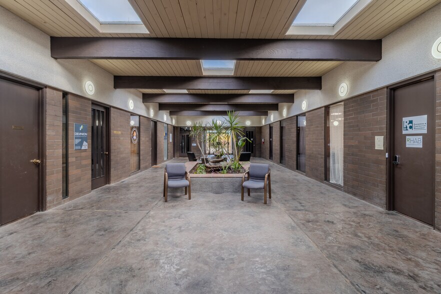 More Photos Of 1177 Jadwin Ave, Richland Office For Sale