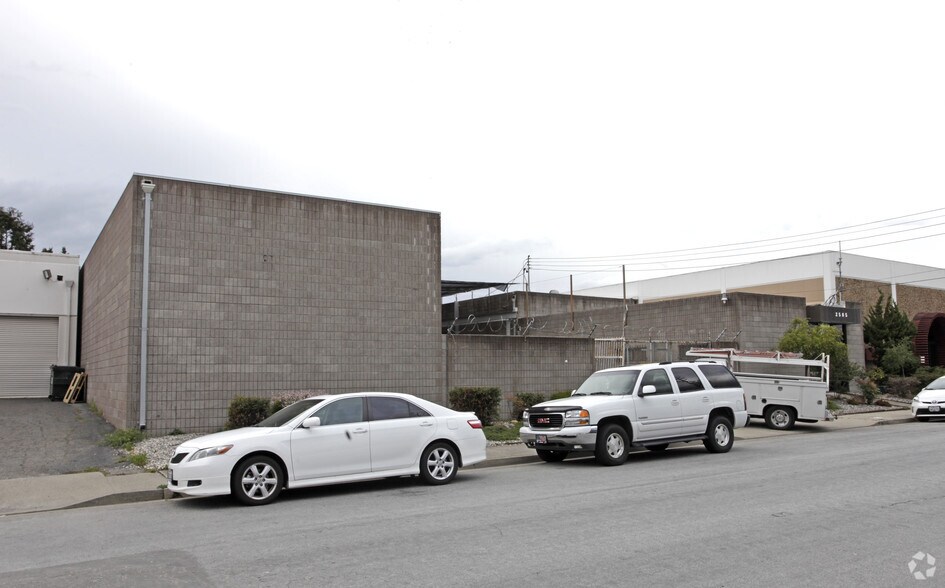 More Photos Of 2585 Nicholson St, San Leandro Warehouse For Lease