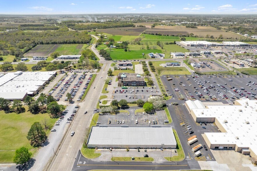 More Photos Of 1002 Jefferson Terrace Blvd, New Iberia Unknown For Lease