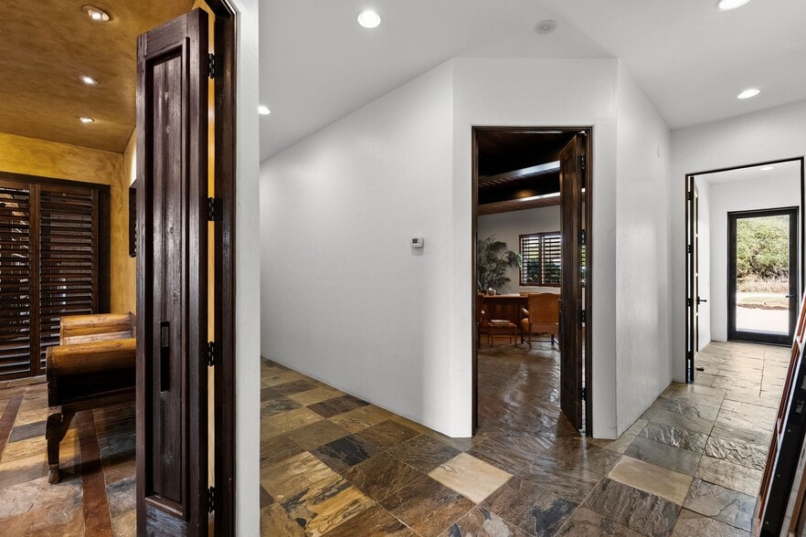 More Photos Of 1703 Highway 35 S, Rockport Office Residential For Sale