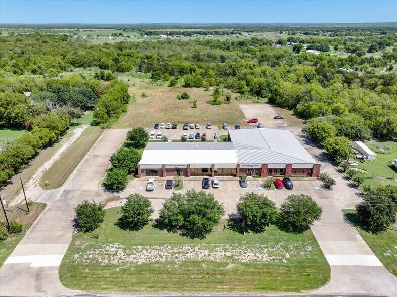 More Photos Of 2525 E Highway 175, Kaufman Office For Sale