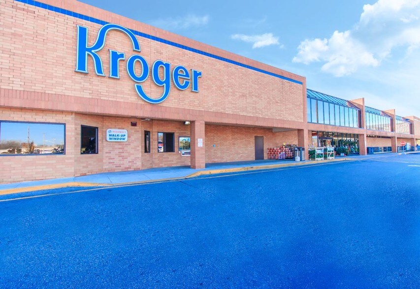 More Photos Of 625-725 W Central Ave, Springboro Storefront For Lease