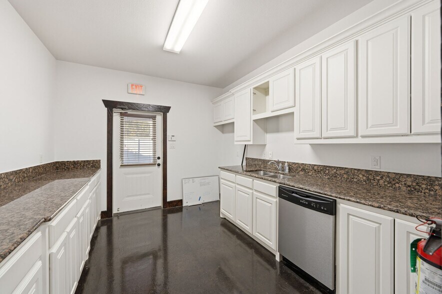 More Photos Of 131 Quest Ct, Keller Office For Lease