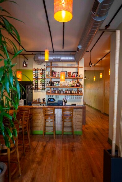 More Photos Of 1829 W Chicago Ave, Chicago Storefront Retail Residential For Lease