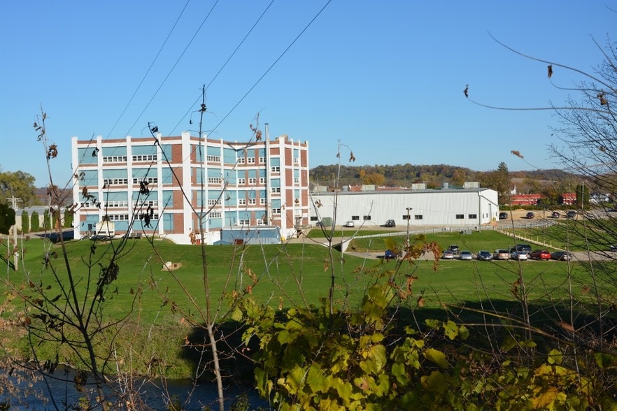 More Photos Of 101 N Washington St, Hanover Warehouse For Lease