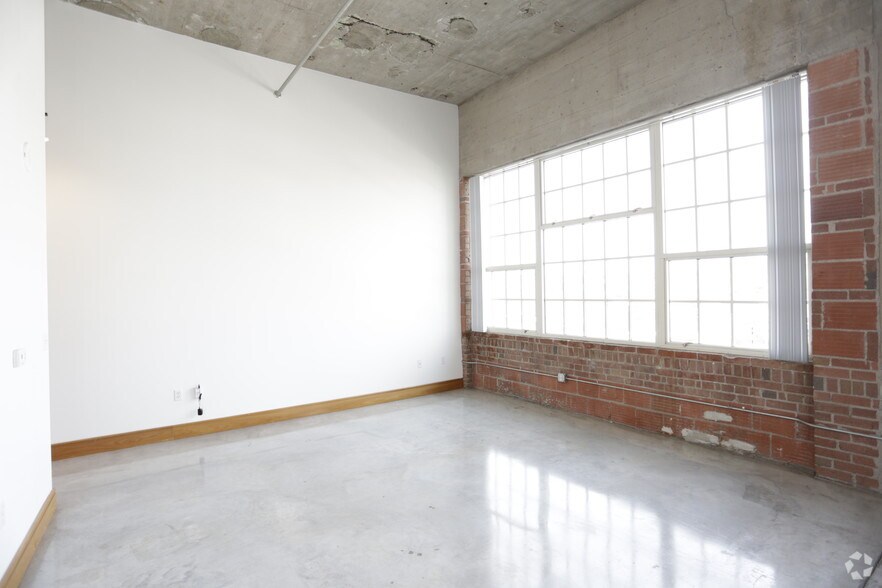 More Photos Of 117 W 20th St, Kansas City Apartments For Lease